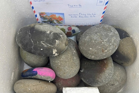 Du khách trả lại 14 kg đá cuội lấy từ Cô Tô 10 năm trước