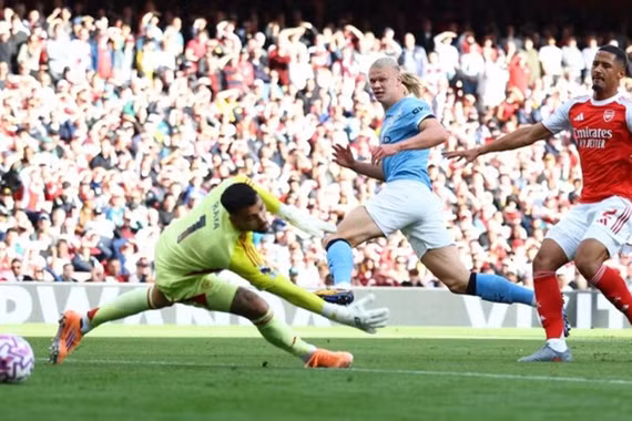 Arsenal, Man City có thể đá play-off ở Ngoại hạng Anh