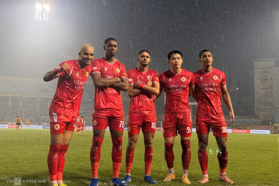Công an Hà Nội vô địch V-League sớm 3 vòng