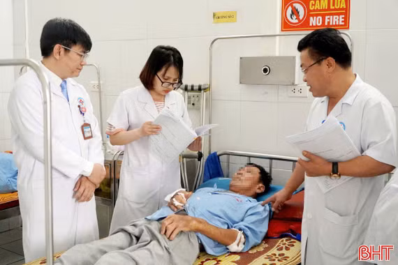 Thêm 7 bác sĩ Bệnh viện Đại học Y Hà Nội về khám chữa bệnh tại Hà Tĩnh