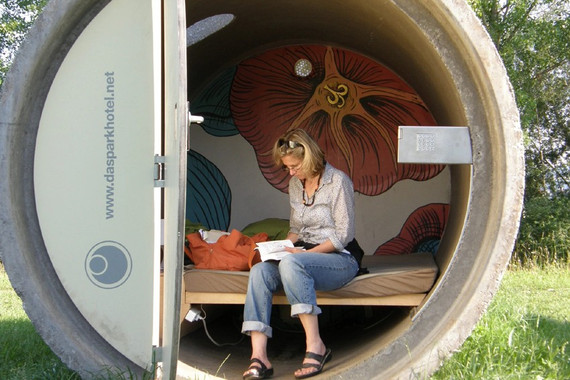 Ngủ trong khách sạn ống cống giữa châu Âu, bất ngờ với mức giá phải trả