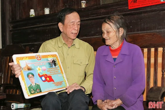 “Tình sâu hơn nước Hồng Hà, Cửu Long"