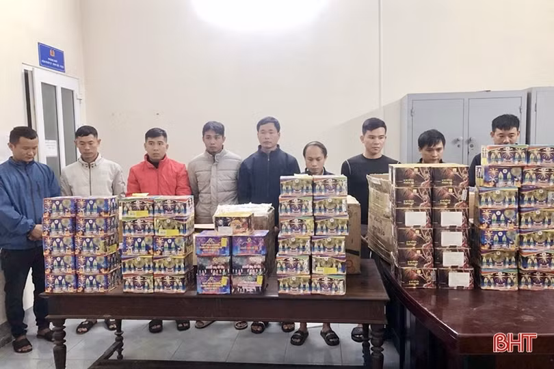 Phá 2 đường dây buôn bán, tàng trữ hơn 324 kg pháo nổ