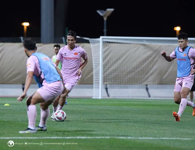 ĐT Việt Nam có đội hình mạnh nhất, tập trên sân chất lượng thế giới
