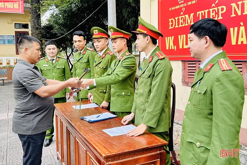 Hiểu hơn về pháp luật từ việc giao nộp vũ khí, vật liệu nổ