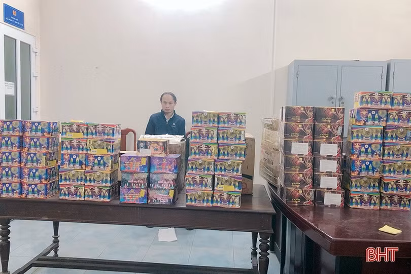 Phá 2 đường dây buôn bán, tàng trữ hơn 324 kg pháo nổ