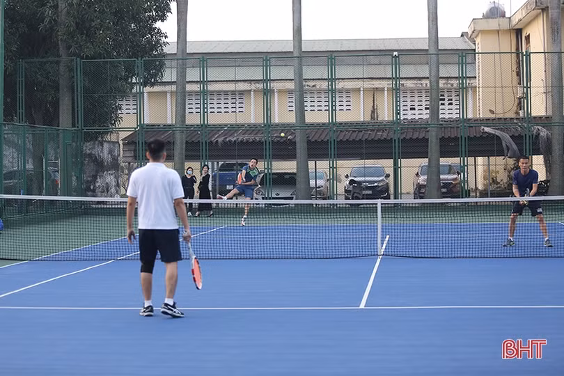 300 VĐV tranh tài giải quần vợt chào Xuân 2024