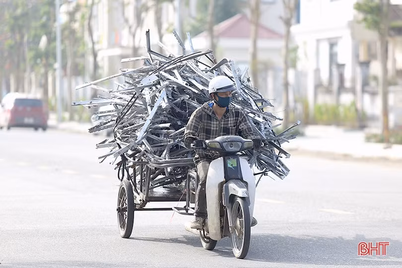 Đến hẹn... lại lo với xe chở hàng cồng kềnh!