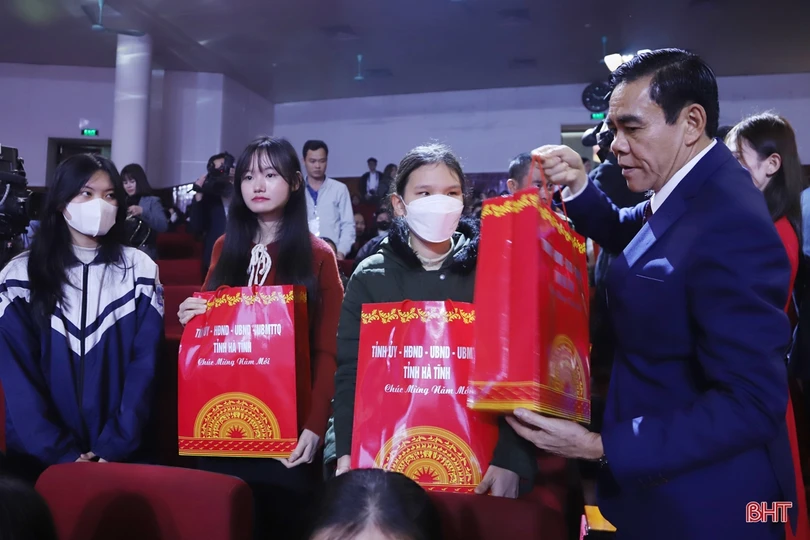 Hà Tĩnh ban hành Chỉ thị về việc tổ chức Tết Giáp Thìn