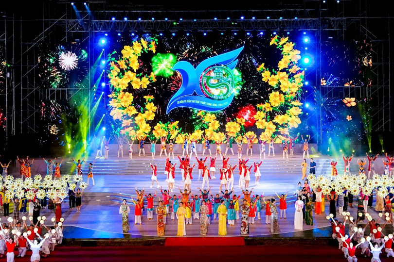 Tổ chức trọng thể Lễ kỷ niệm 20 năm thành lập TP Cần Thơ trực thuộc Trung ương Tổ chức trọng thể Lễ kỷ niệm 20 năm thành lập TP Cần Thơ trực thuộc Trung ương