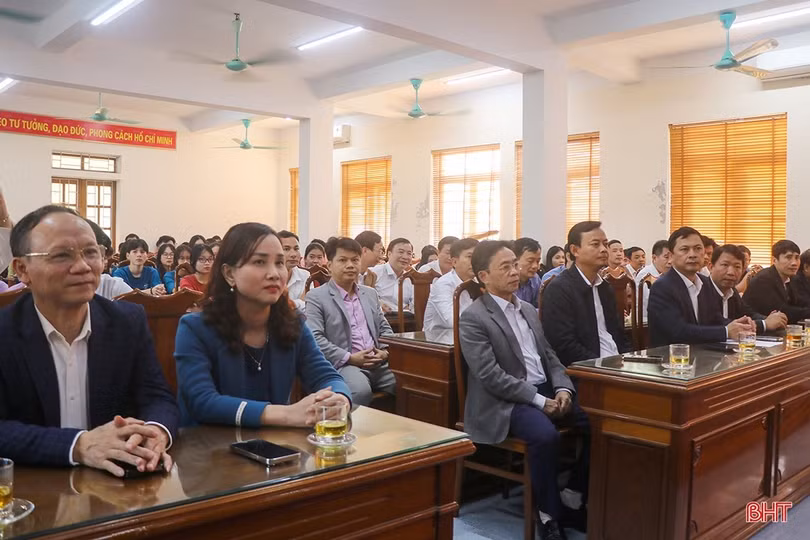 Lãnh đạo Hà Tĩnh gặp mặt các đội tuyển dự thi học sinh giỏi quốc gia