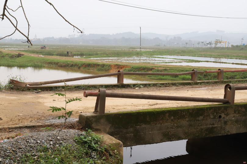 “Nín thở” khi đi qua cầu Nờ