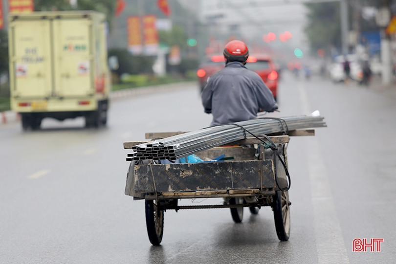 Đến hẹn... lại lo với xe chở hàng cồng kềnh!