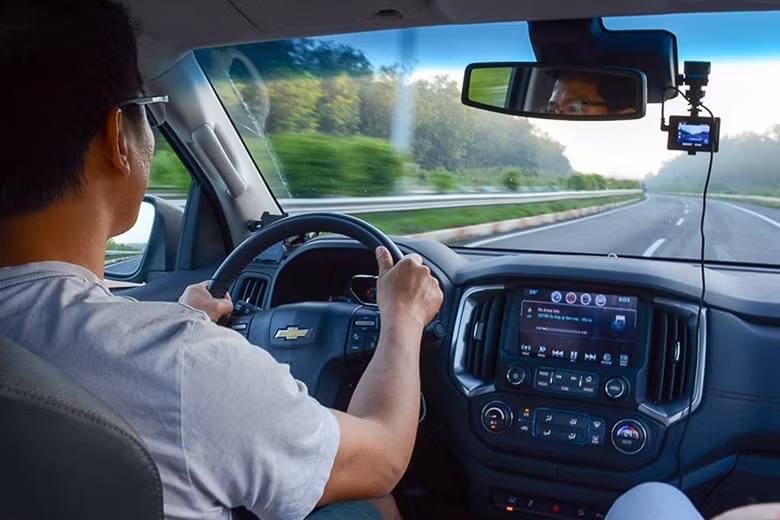 Kinh nghiệm căn đường cực chuẩn khi lái ô tô