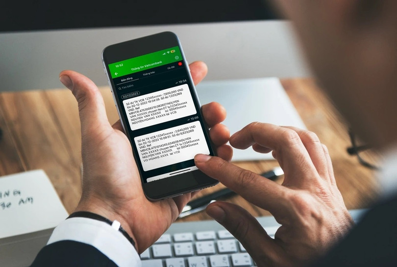Những ngân hàng nào điều chỉnh thu phí SMS Banking từ hôm nay?