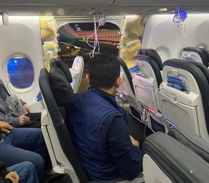 FAA đình chỉ bay nhiều máy bay Boeing 737 MAX 9 để kiểm tra