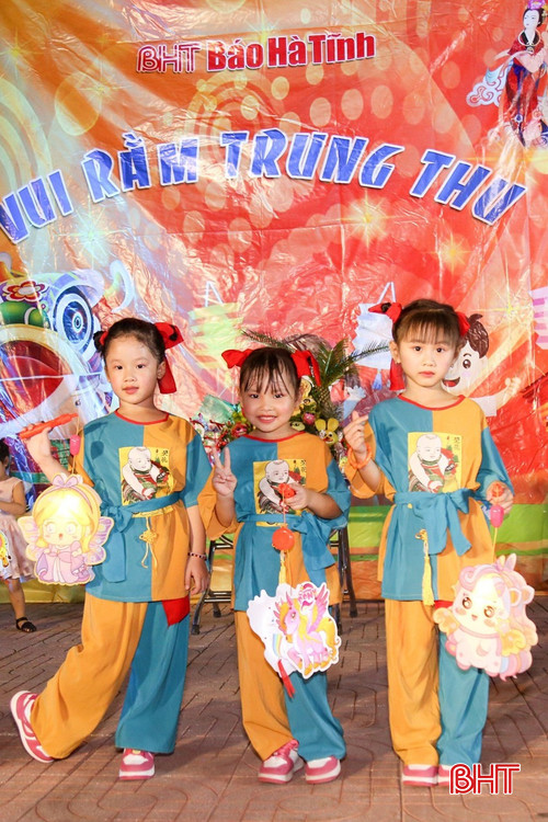 Trung thu luôn mang đến cho những đứa trẻ nhiều cảm xúc ngọt ngào. Ảnh tư liệu 2.jpg