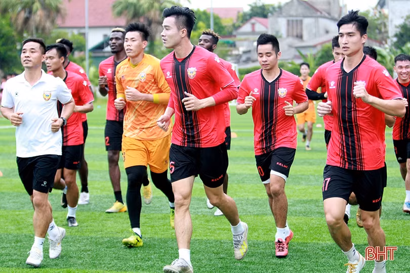 Hồng Lĩnh Hà Tĩnh hội quân chờ ngày V.League khởi tranh trở lại