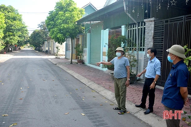 Hơn 10,5 tỷ nhựa hóa 23 tuyến đường ở phường trung tâm thị xã phía Bắc Hà Tĩnh