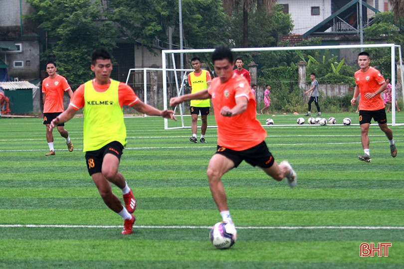 Hồng Lĩnh Hà Tĩnh hội quân chờ ngày V.League khởi tranh trở lại