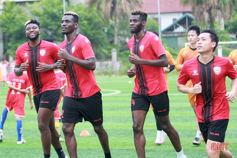 Hồng Lĩnh Hà Tĩnh hội quân chờ ngày V.League khởi tranh trở lại