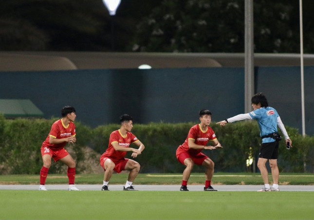 Những hình ảnh của đội tuyển Việt Nam trong buổi tập đầu tiên tại UAE