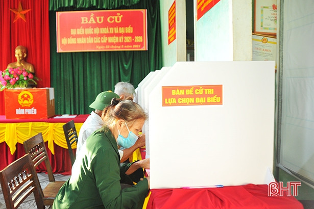 35 người trúng cử đại biểu HĐND huyện Hương Khê khóa XXI