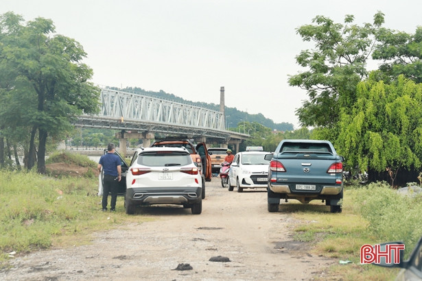 Tìm thấy thi thể người đàn ông nghi nhảy cầu Bến Thuỷ