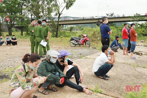Tìm thấy thi thể người đàn ông nghi nhảy cầu Bến Thuỷ