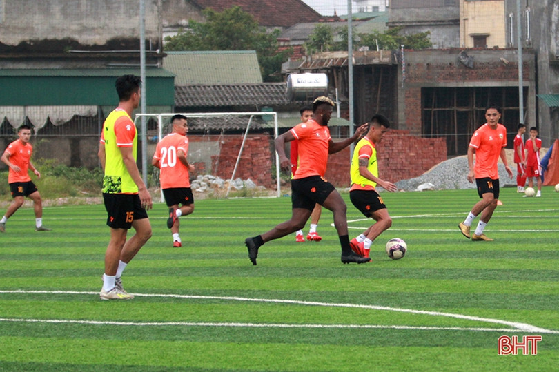 Hồng Lĩnh Hà Tĩnh hội quân chờ ngày V.League khởi tranh trở lại