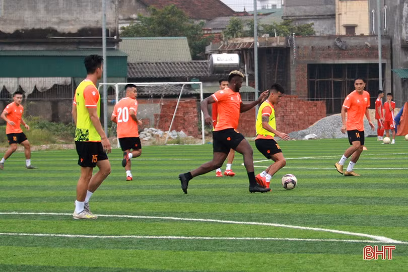 Hồng Lĩnh Hà Tĩnh hội quân chờ ngày V.League khởi tranh trở lại