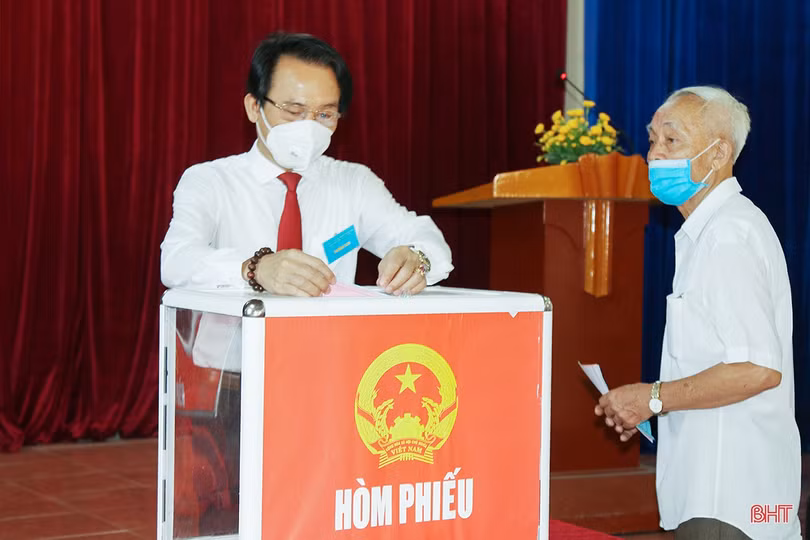 Kỳ Anh và Nghi Xuân công bố danh sách đại biểu trúng cử HĐND nhiệm kỳ mới