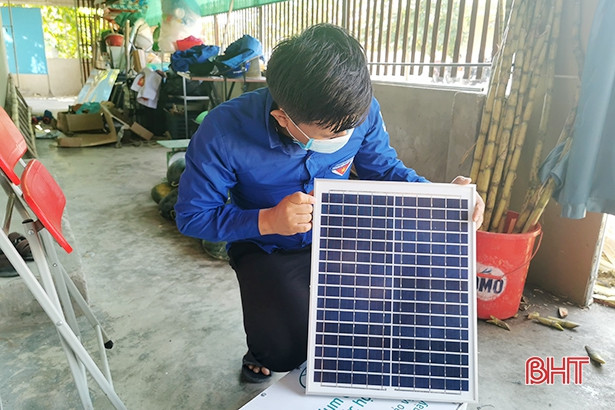 Lắp đặt hệ thống tuyên truyền sử dụng năng lượng mặt trời phòng đuối nước