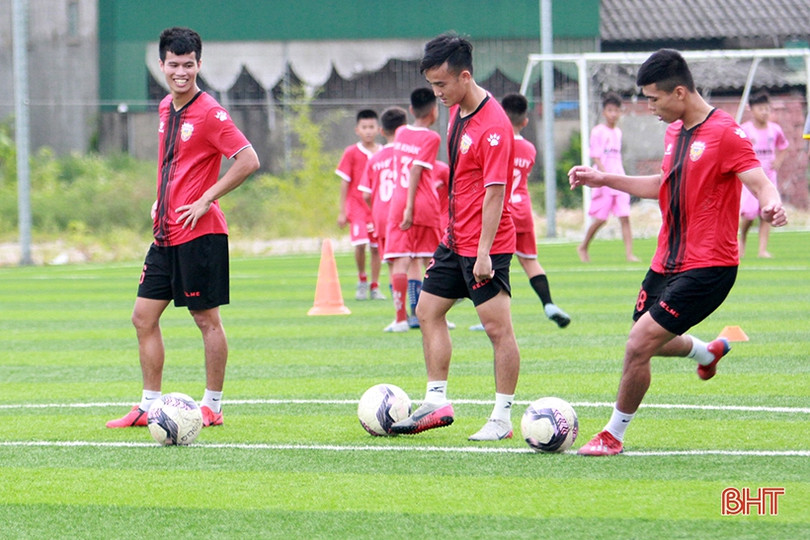 Hồng Lĩnh Hà Tĩnh hội quân chờ ngày V.League khởi tranh trở lại