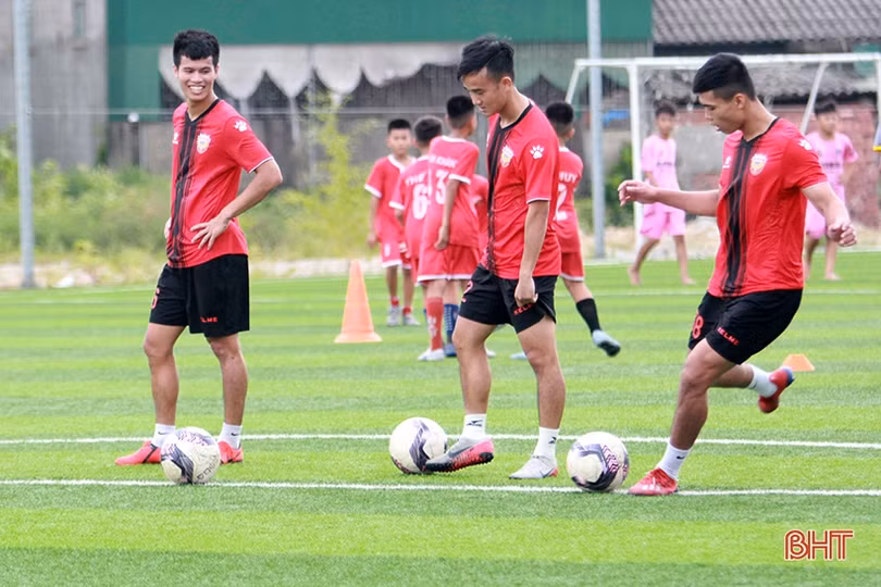 Hồng Lĩnh Hà Tĩnh hội quân chờ ngày V.League khởi tranh trở lại