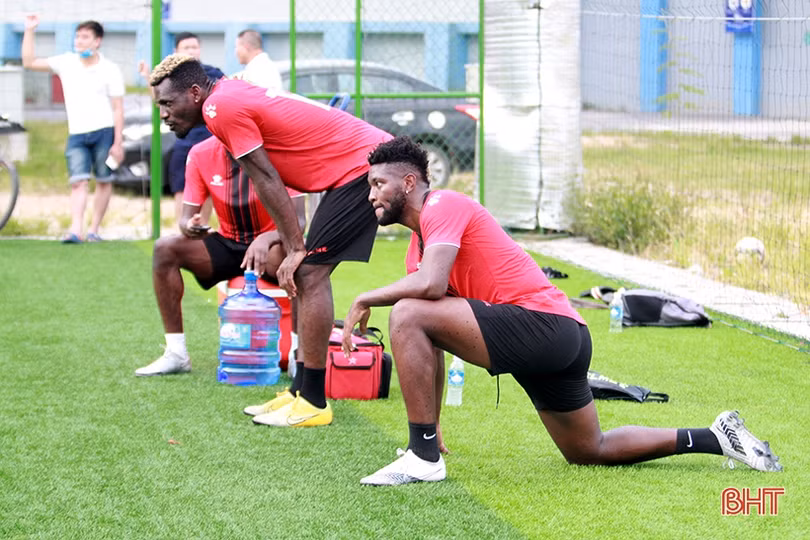 Hồng Lĩnh Hà Tĩnh hội quân chờ ngày V.League khởi tranh trở lại