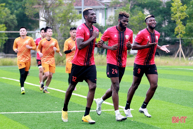 Hồng Lĩnh Hà Tĩnh hội quân chờ ngày V.League khởi tranh trở lại