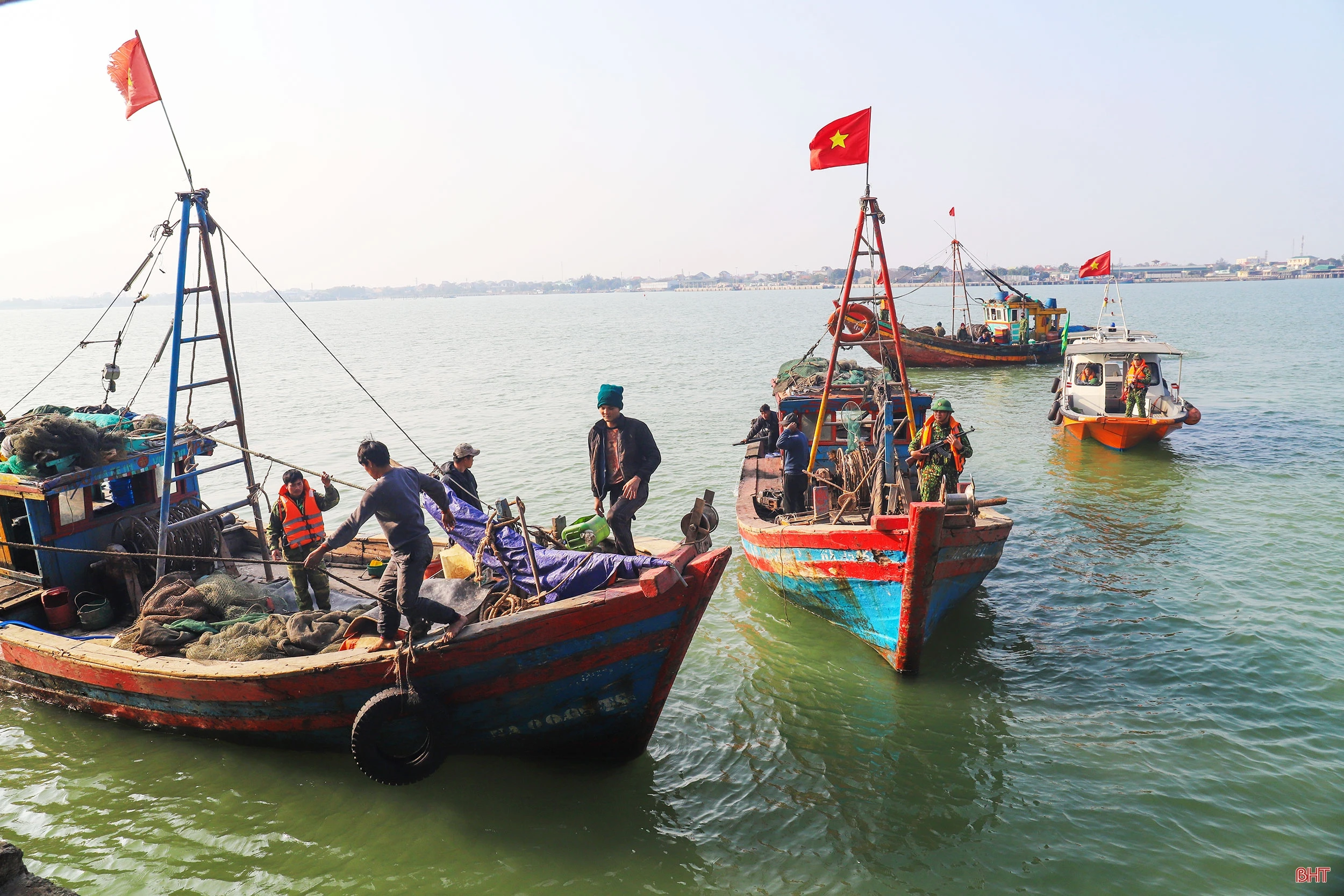 Vấn nạn tàu giã cào trên vùng biển Hà Tĩnh (bài 1): Khai thác tận diệt và hậu quả của việc giành giật ngư trường