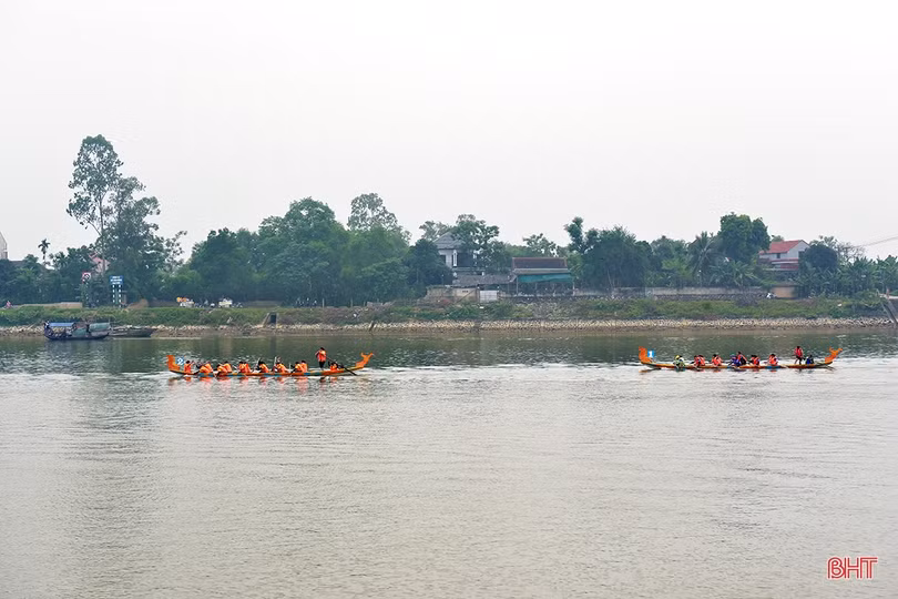Đua thuyền trên sông La