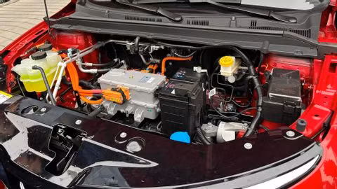 VinFast chính thức bàn giao VF 5 Plus, giá từ 458 triệu đồng