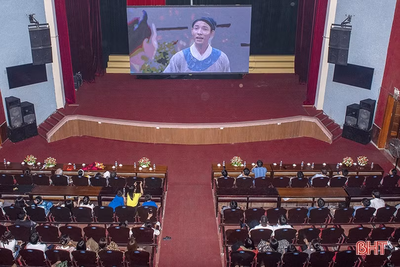 Công chiếu phim “Đại thi hào Nguyễn Du” ở Nghi Xuân