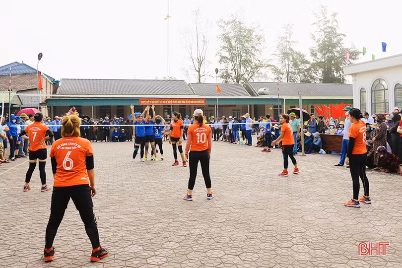 Các địa phương tổ chức giải bóng chuyền chào mừng các ngày lễ lớn