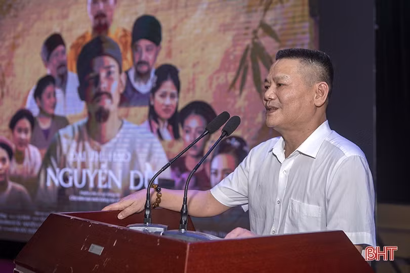 Công chiếu phim “Đại thi hào Nguyễn Du” ở Nghi Xuân