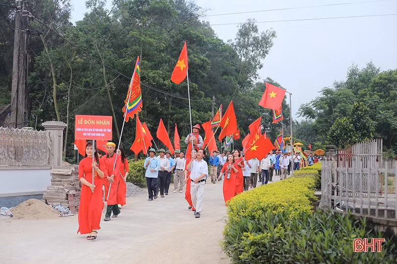 Đón nhận di tích lịch sử - văn hóa cấp tỉnh đền thờ Trần Hưng Đạo