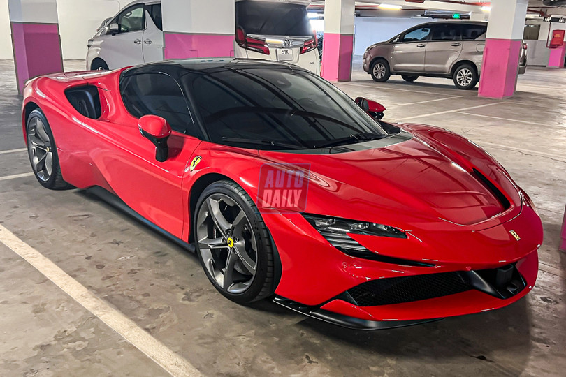 Ferrari SF90 Spider đầu tiên về Việt Nam sở hữu biển số tứ quý 9