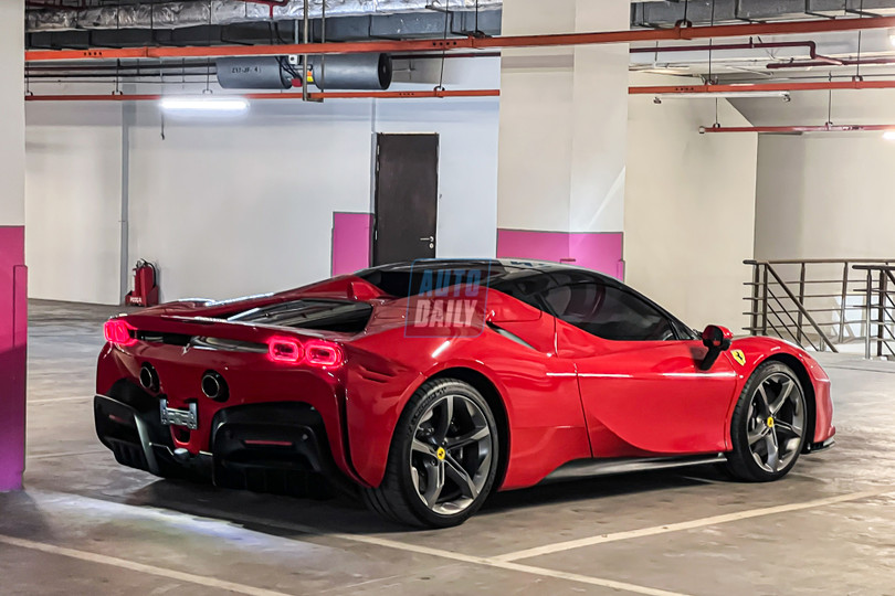 Ferrari SF90 Spider đầu tiên về Việt Nam sở hữu biển số tứ quý 9