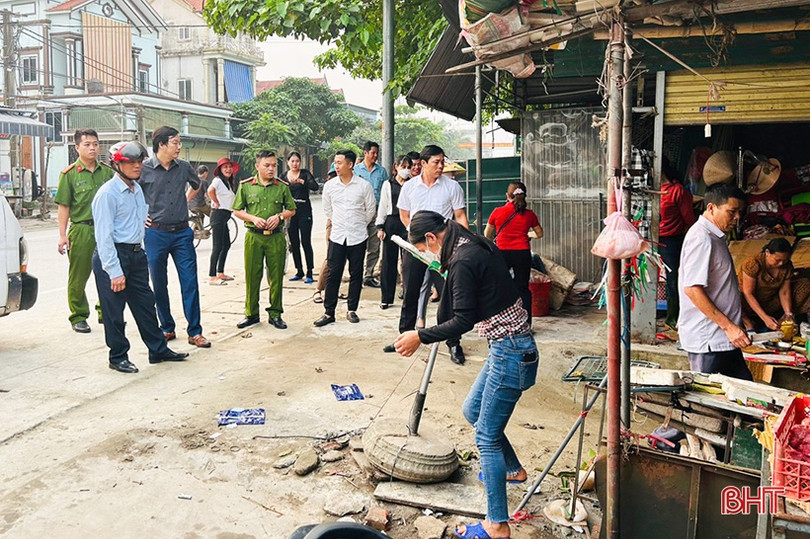 Xử lý tình trạng lấn chiếm lòng, lề đường để kinh doanh ở chợ Cương Gián