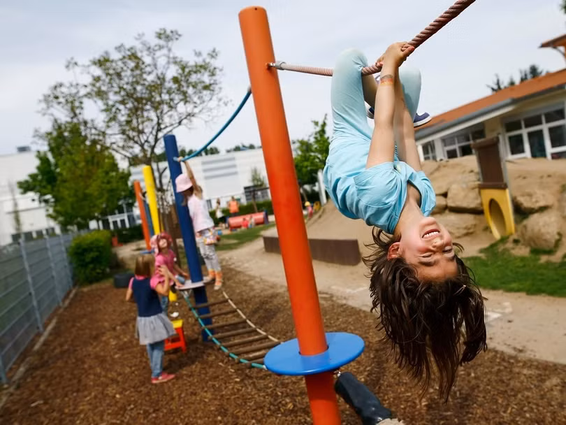 Vấn đề nan giải ở quốc gia 6 năm liền hạnh phúc nhất thế giới