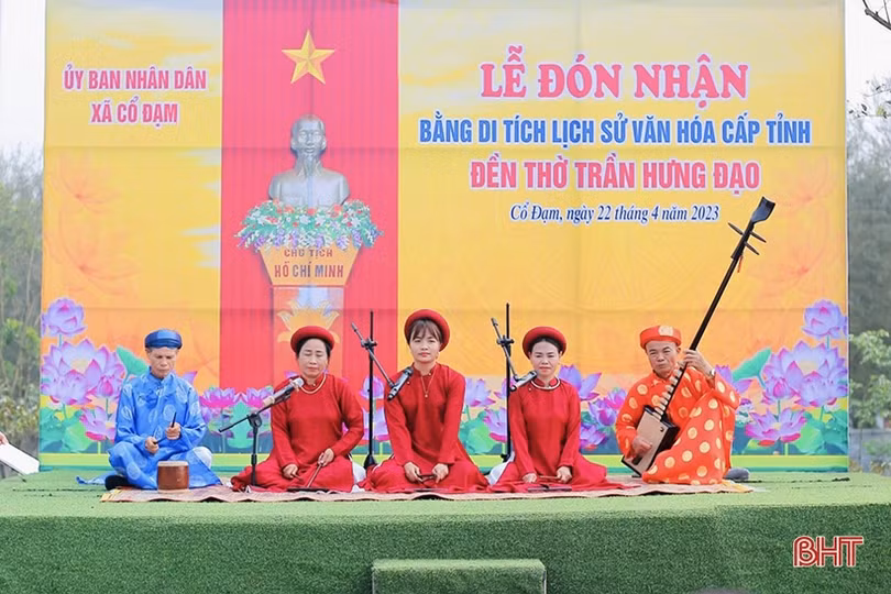 Đón nhận di tích lịch sử - văn hóa cấp tỉnh đền thờ Trần Hưng Đạo