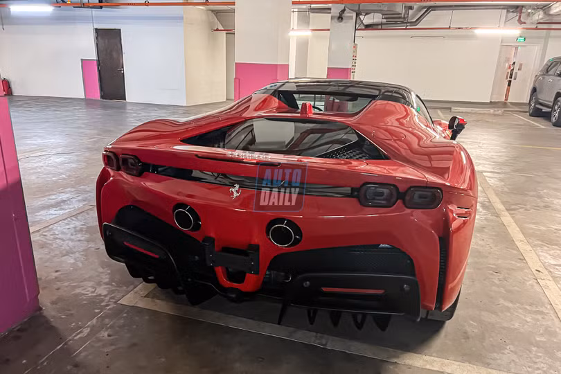 Ferrari SF90 Spider đầu tiên về Việt Nam sở hữu biển số tứ quý 9